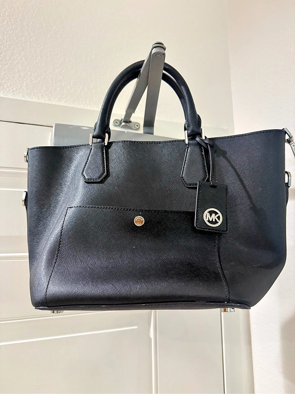 Michael Kors Jet Set Item Large Snap Pocket Tote Black Tote